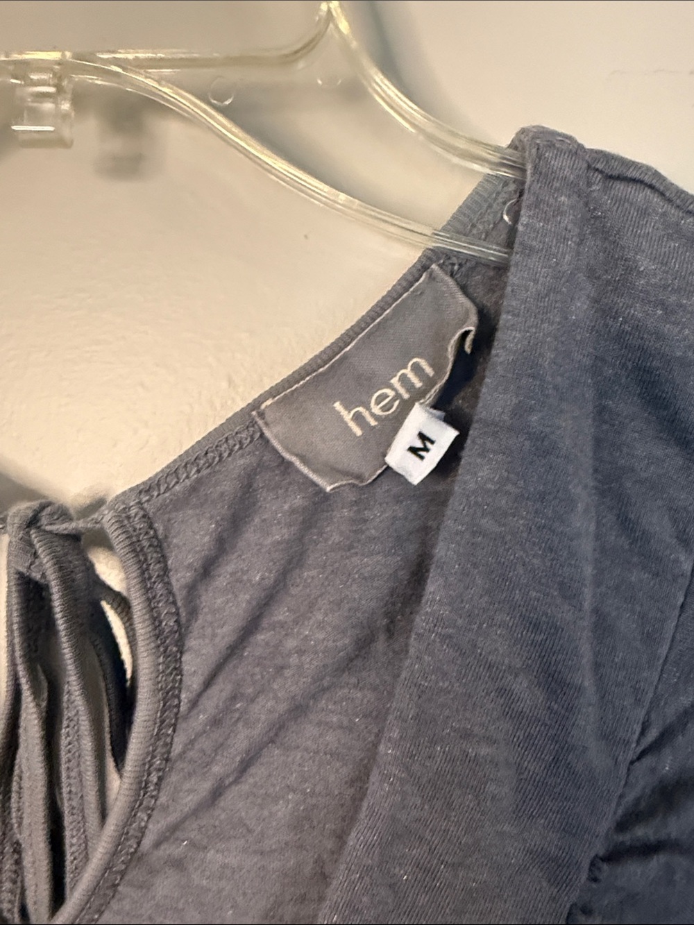 Hem V-neck Blouse - Picture 3 of 6